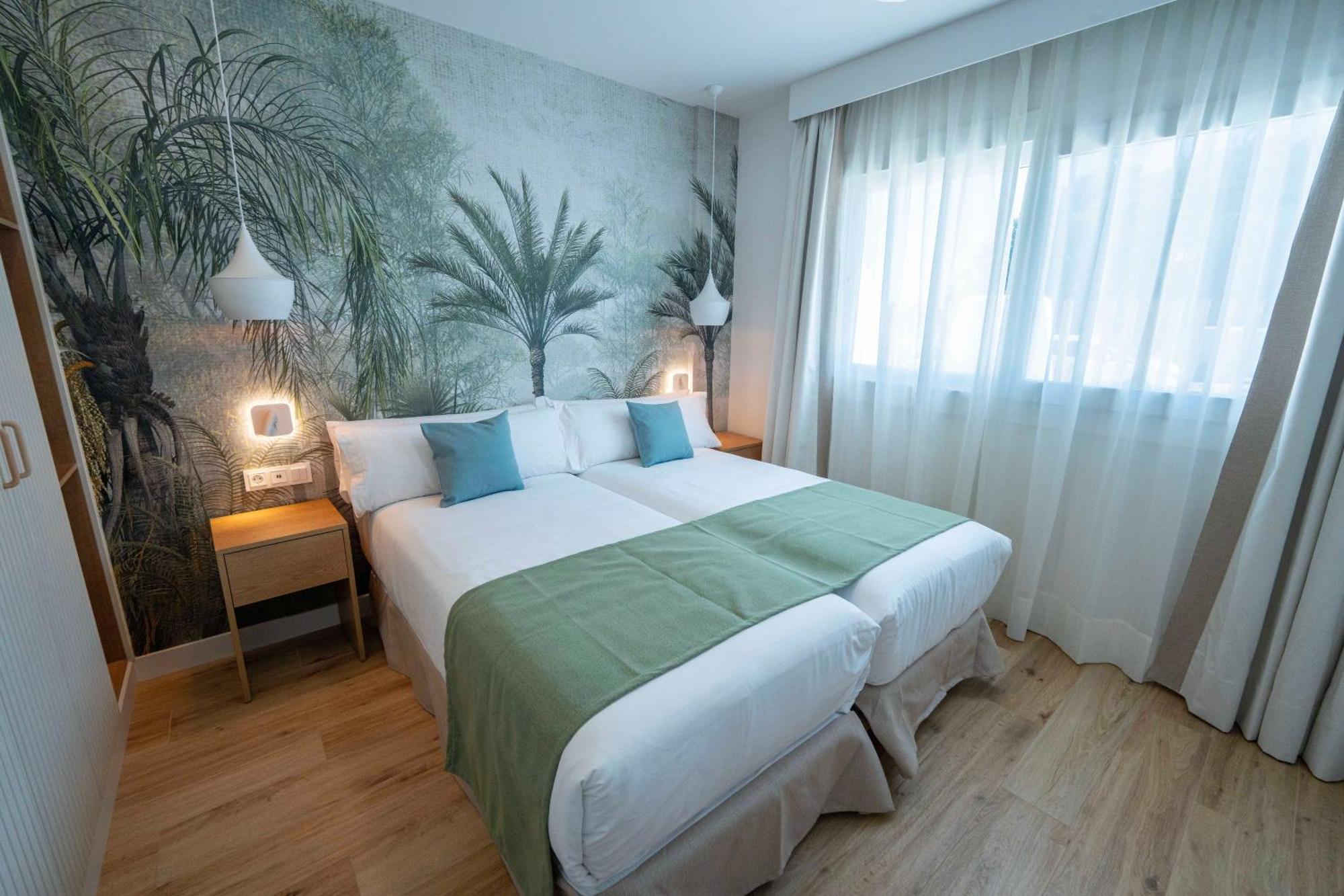 Punta Candor Suites ロタ エクステリア 写真