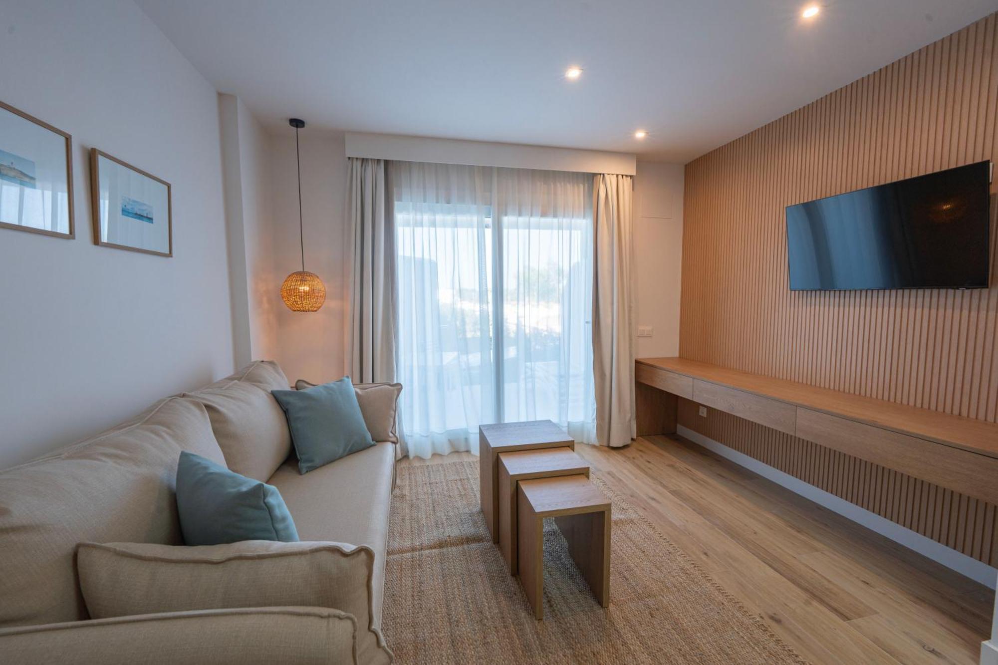 Punta Candor Suites ロタ エクステリア 写真