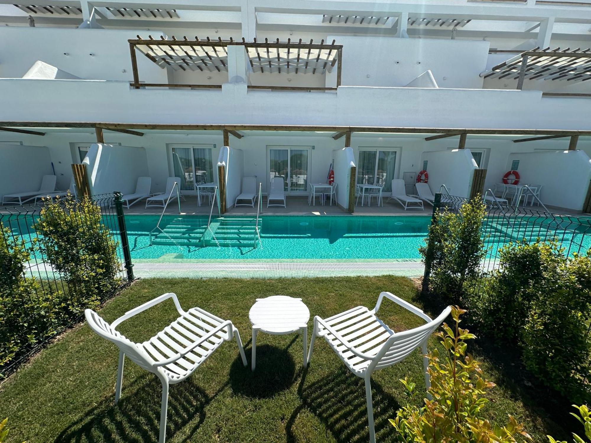 Punta Candor Suites ロタ エクステリア 写真