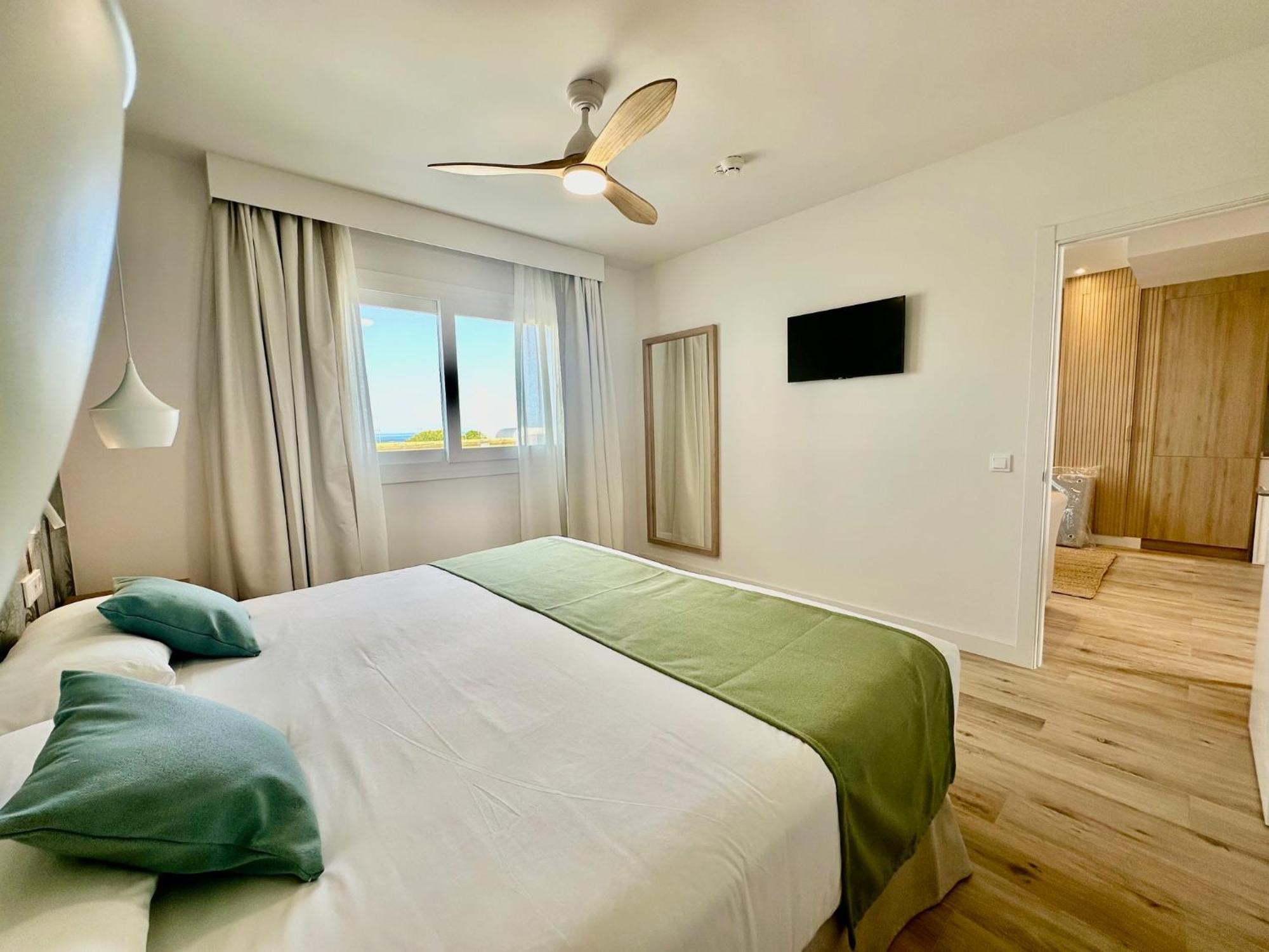 Punta Candor Suites ロタ エクステリア 写真